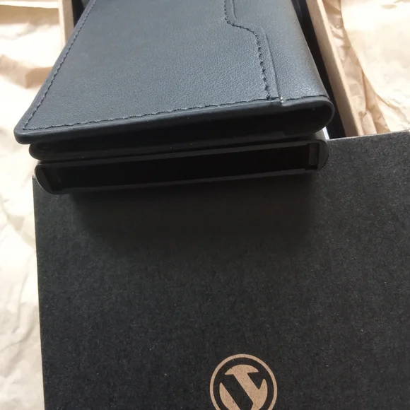 BNIB Vulkit Leather RIFT Blocking Wallet - Picture 4 of 4